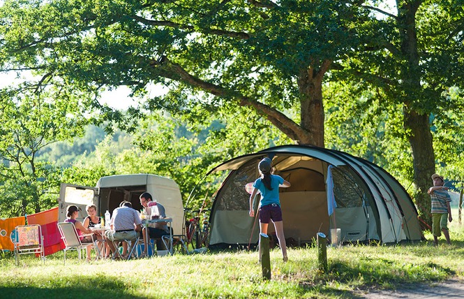 Camping Huttopia Les Châteaux 8 - Bracieux